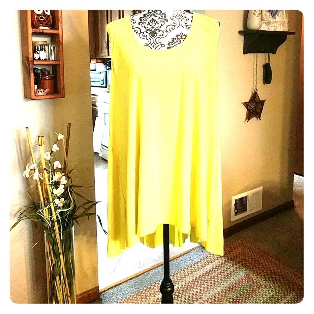 Very stylish high low tunic tank top.